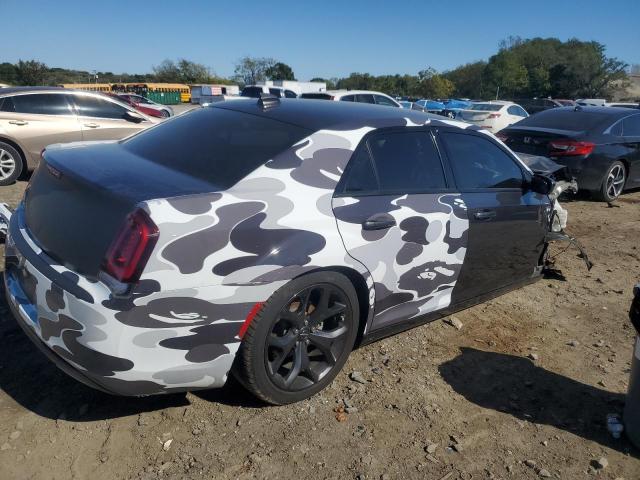 Chrysler 300 Touring Image 3