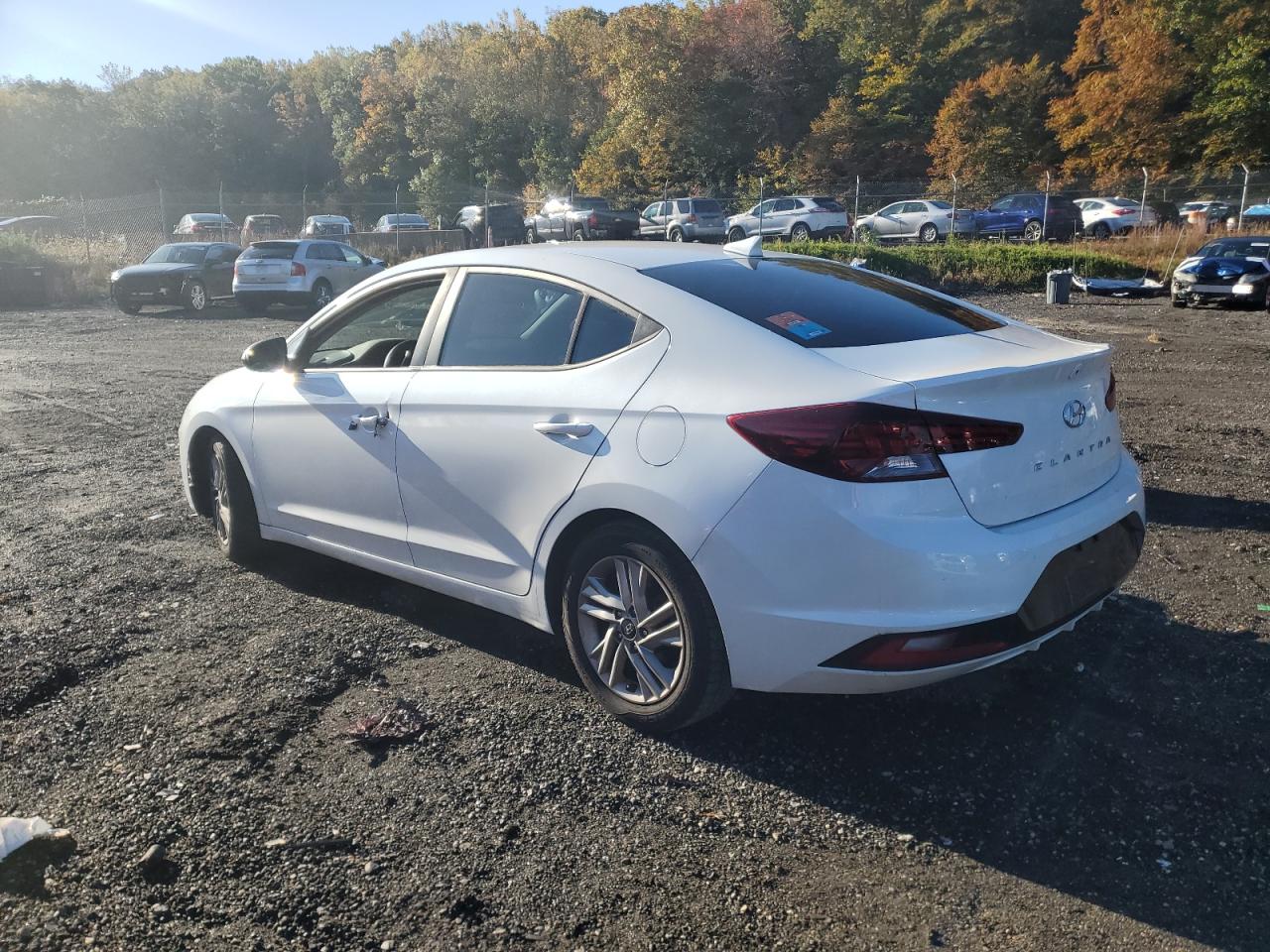 Hyundai ELANTRA Sel Image 4