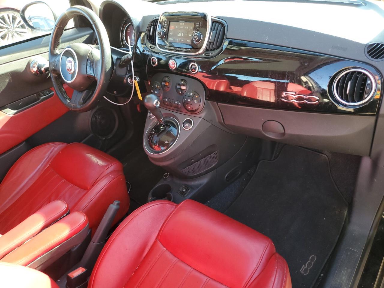 FIAT 500 Lounge Image 6