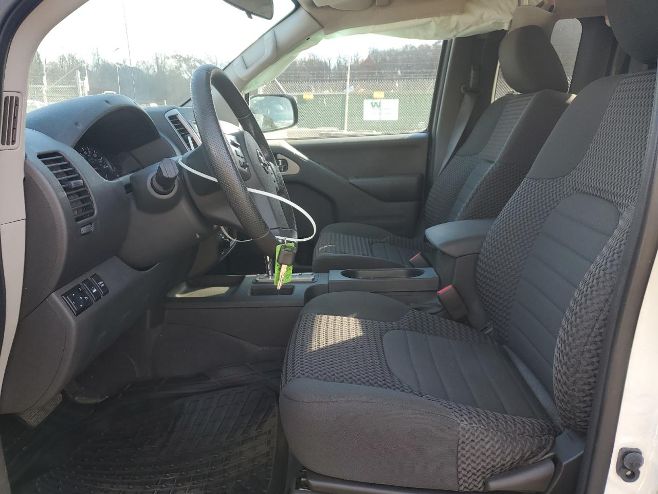 Nissan Frontier Sv Image 3