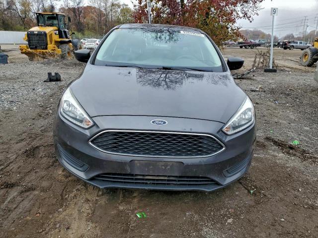 Ford Focus S Image 2