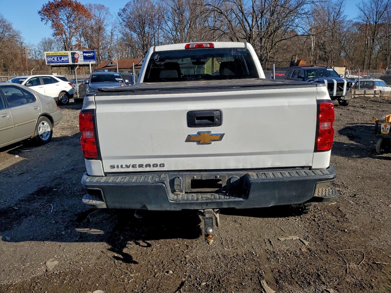Chevrolet Silverado C1500 Image 6
