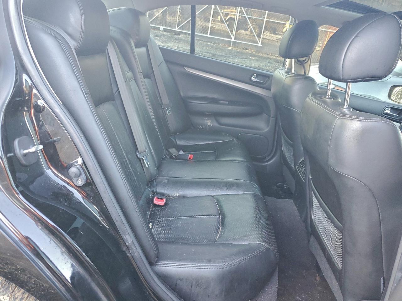 INFINITI G37 Image 10