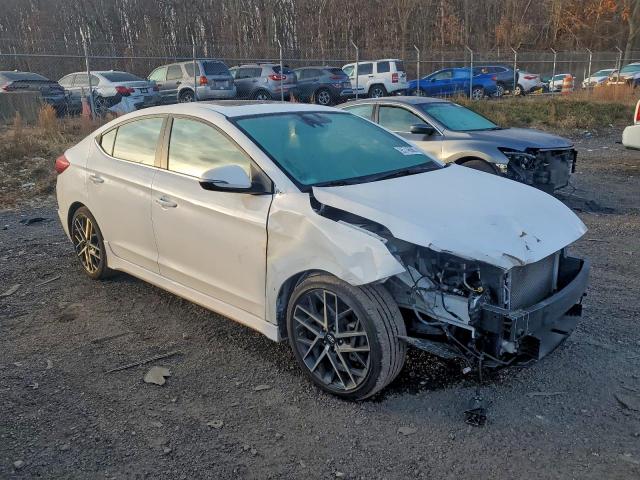 Hyundai ELANTRA Sport Image 12