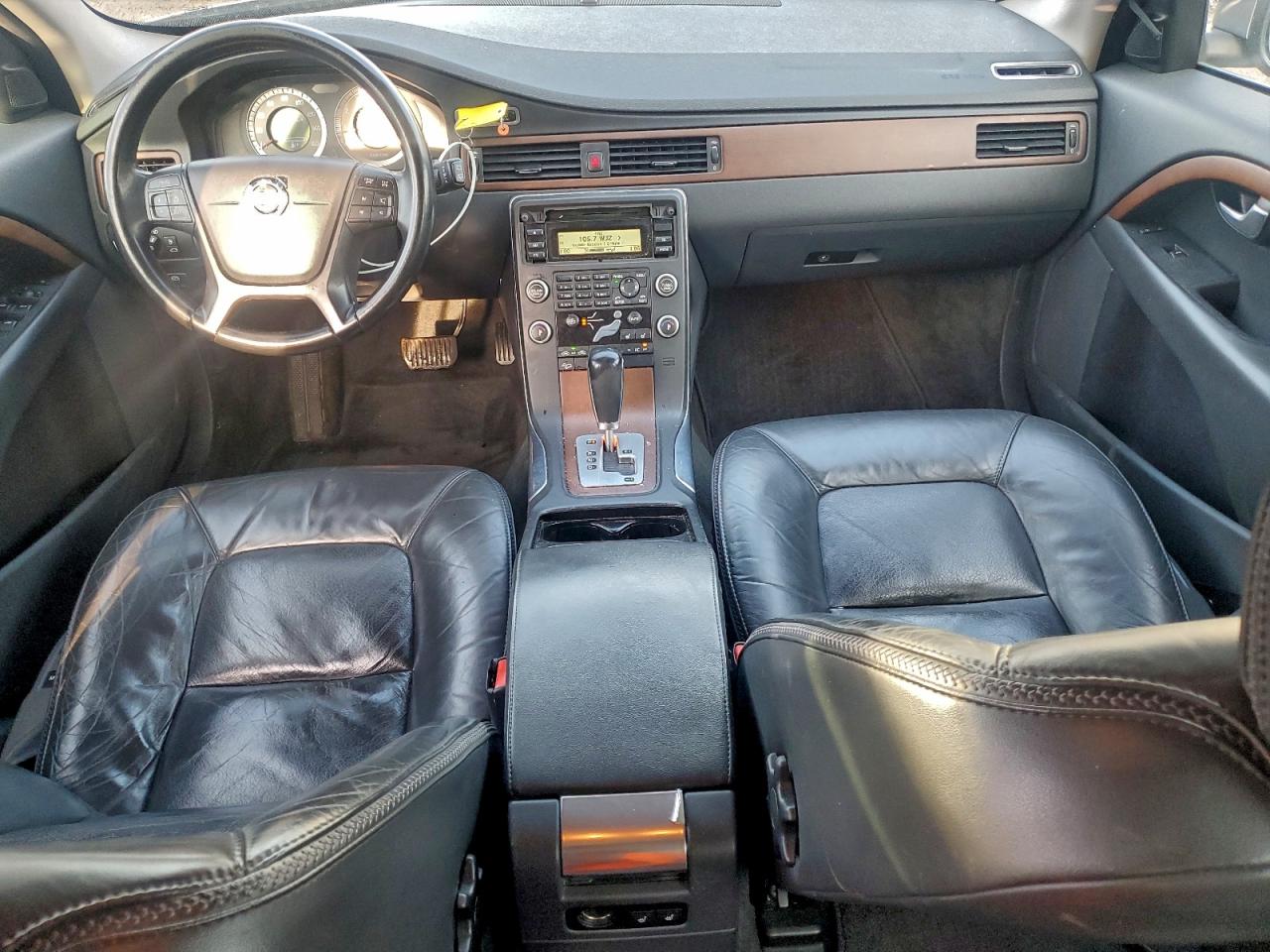 Volvo XC70 3.2 Image 12