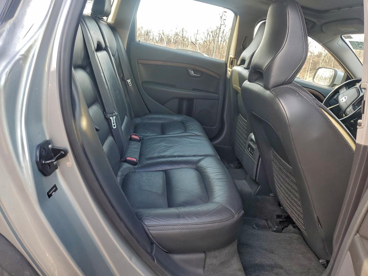 Volvo XC70 3.2 Image 8