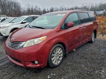  Salvage Toyota Sienna