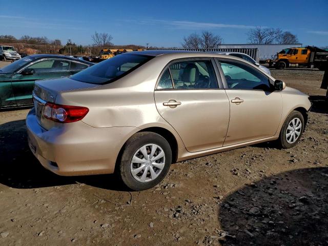 Toyota Corolla Base Image 11