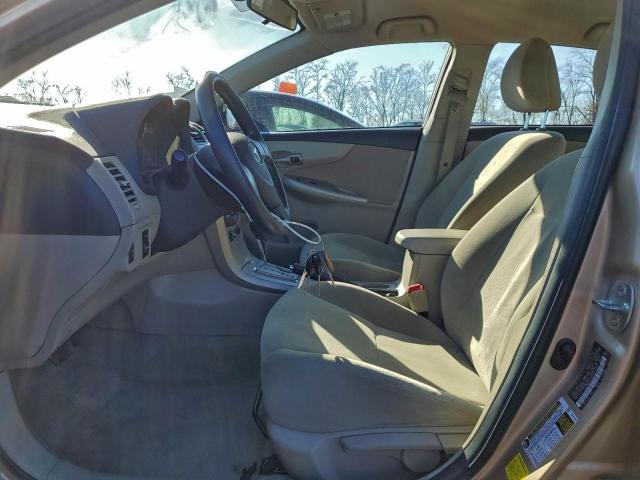 Toyota Corolla Base Image 5