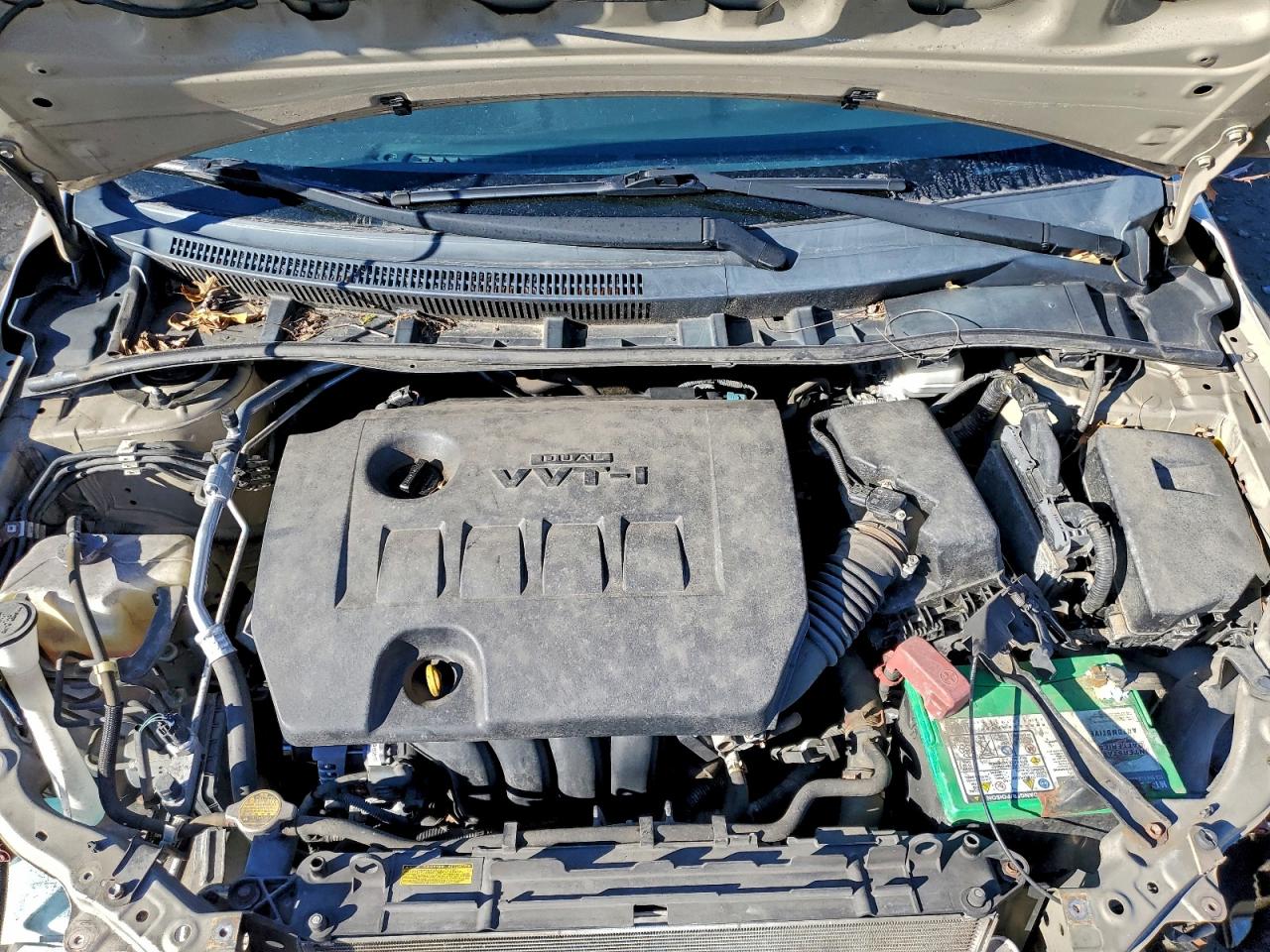 Toyota Corolla Base Image 7