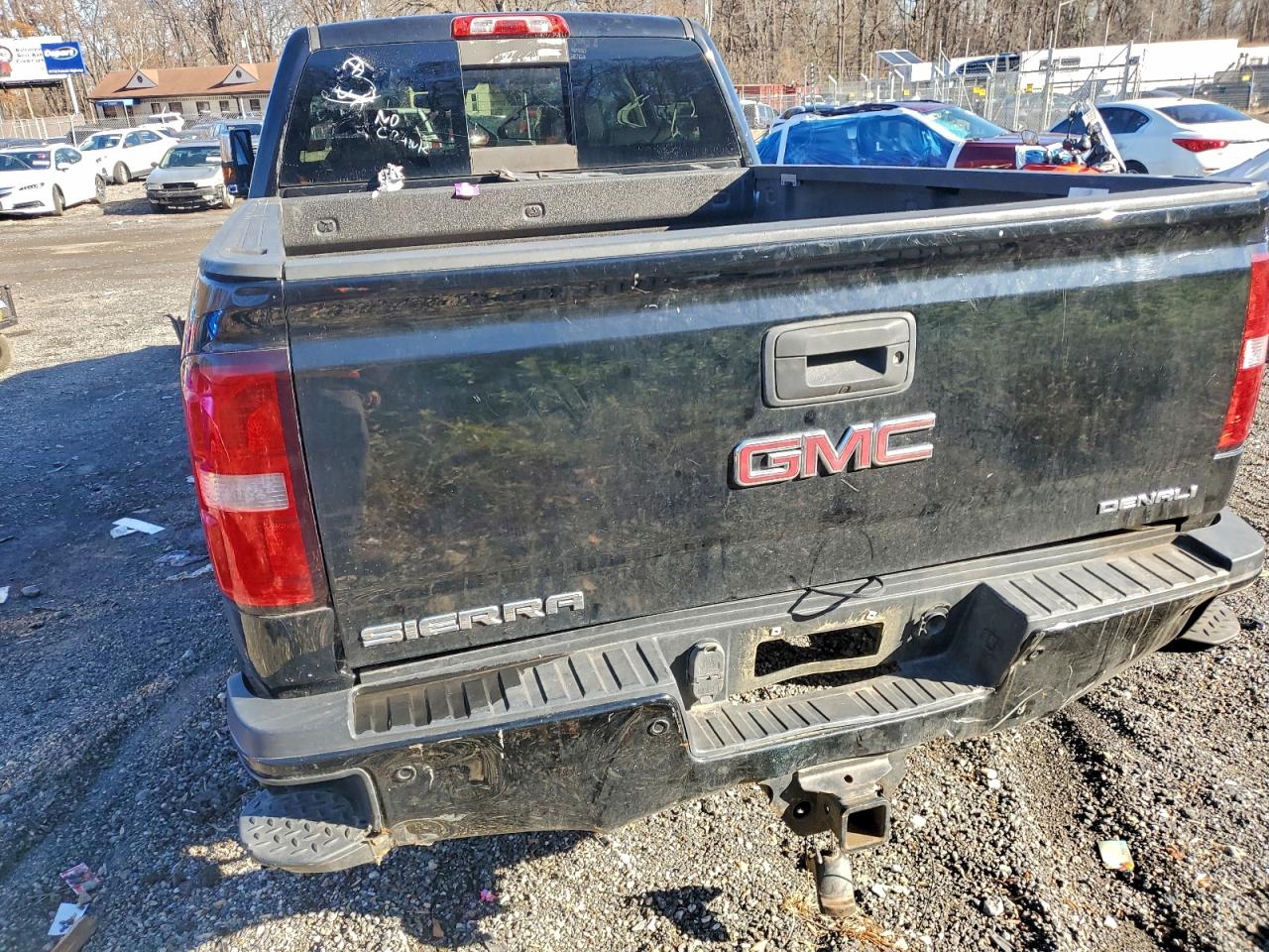 GMC Sierra C2500 Denali Image 5