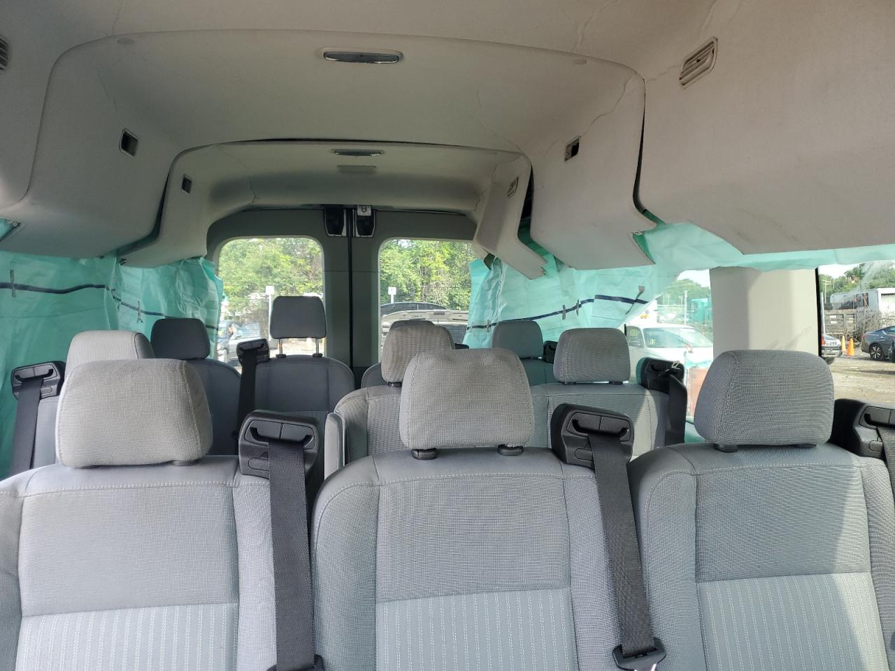 Ford Transit T-350 Image 13