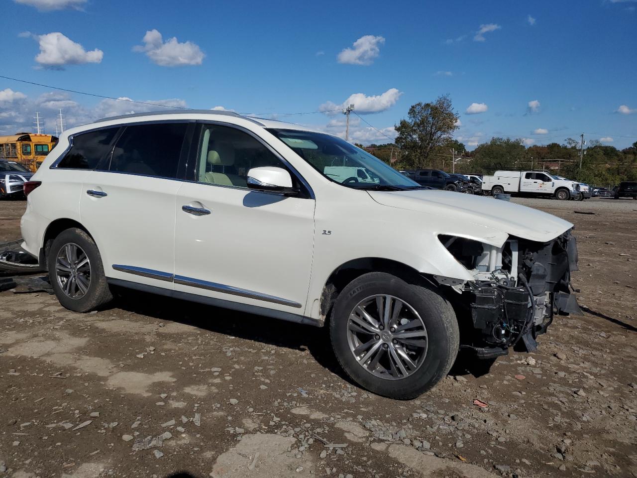 INFINITI Qx Luxe Image 12