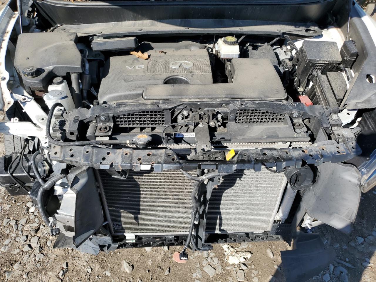 INFINITI Qx Luxe Image 3