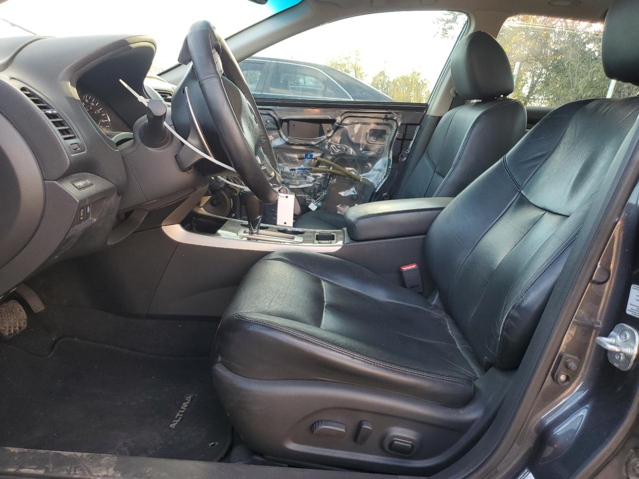 Nissan Altima 3.5s Image 11