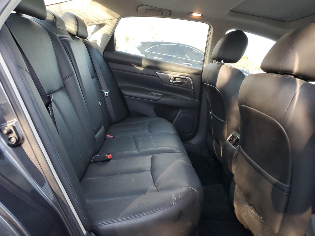 Nissan Altima 3.5s Image 10