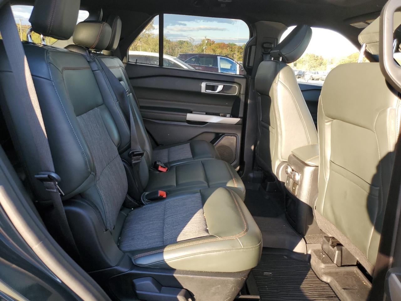 Ford Explorer Timberline Image 7