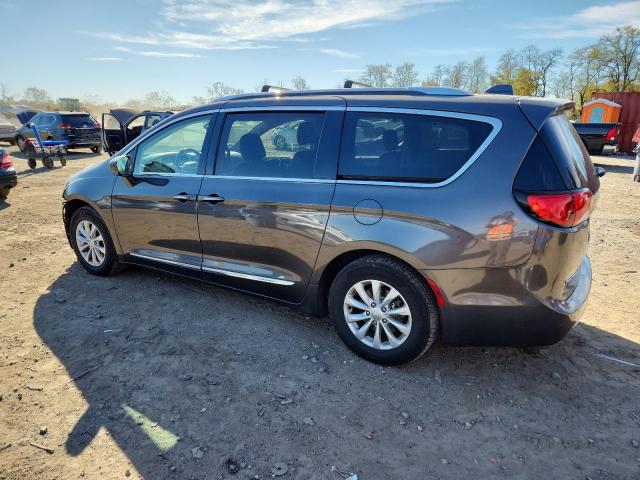 Chrysler Pacifica Touring L Image 10