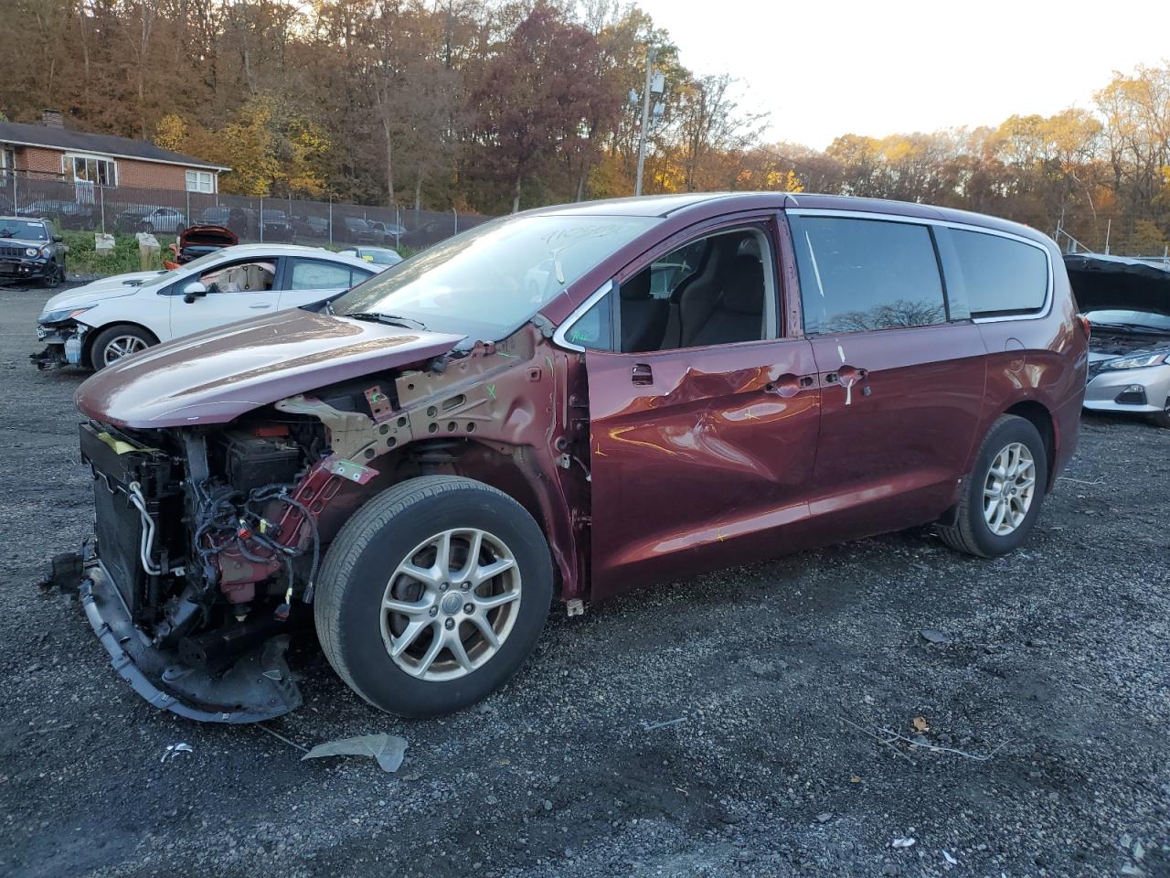 Chrysler Pacifica Touring Image 1