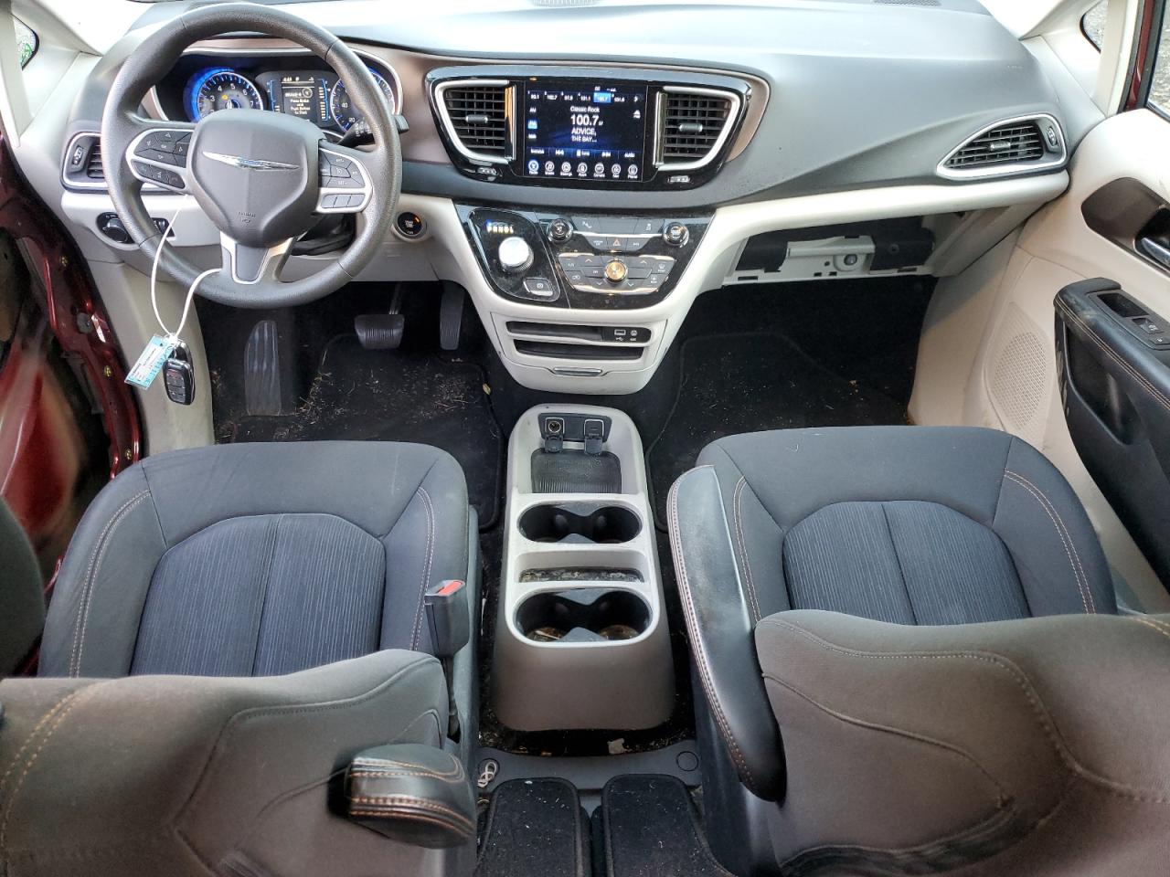 Chrysler Pacifica Touring Image 7