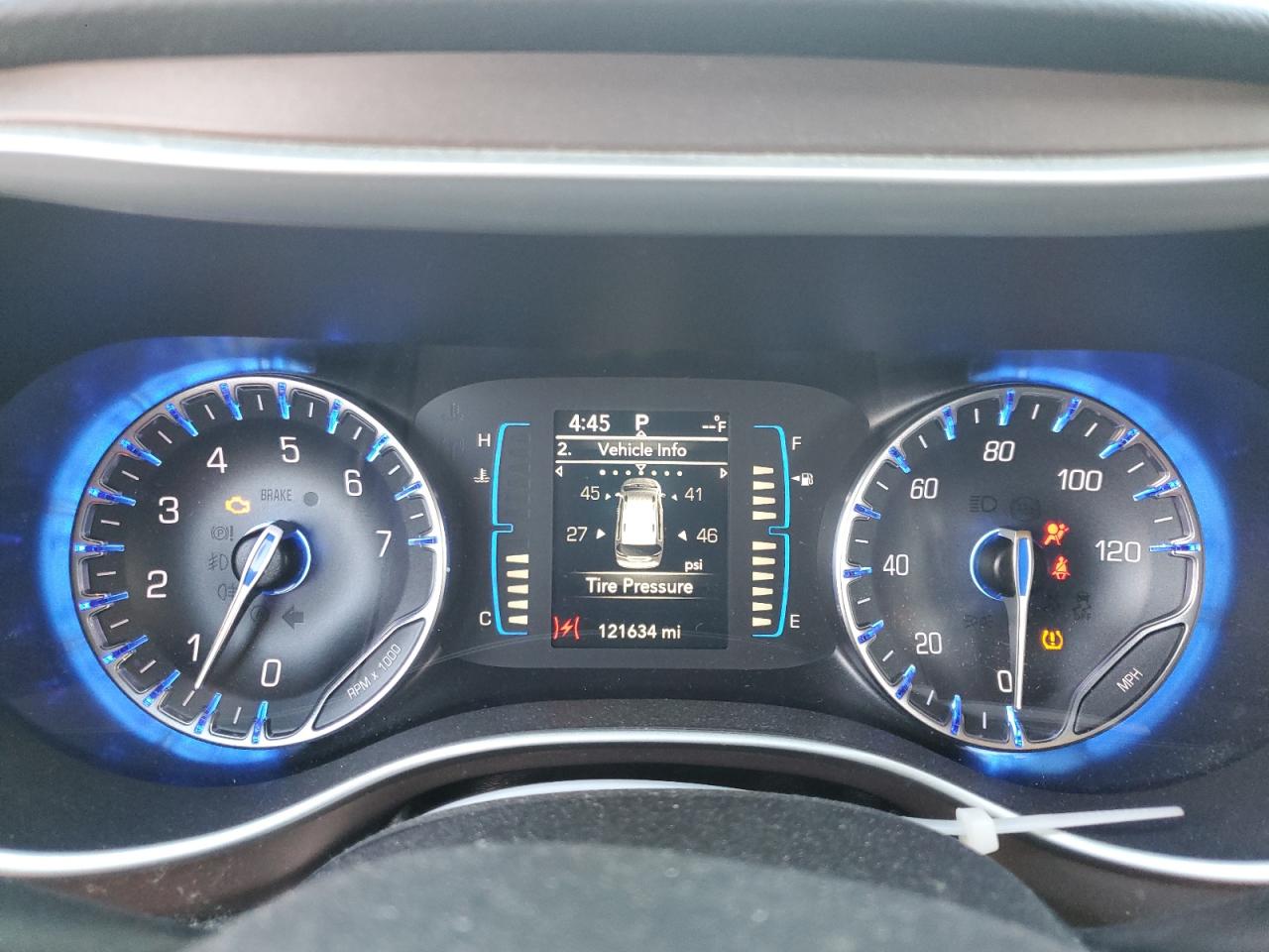 Chrysler Pacifica Touring Image 6