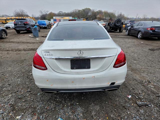 Mercedes-Benz C-Class 300 Image 2