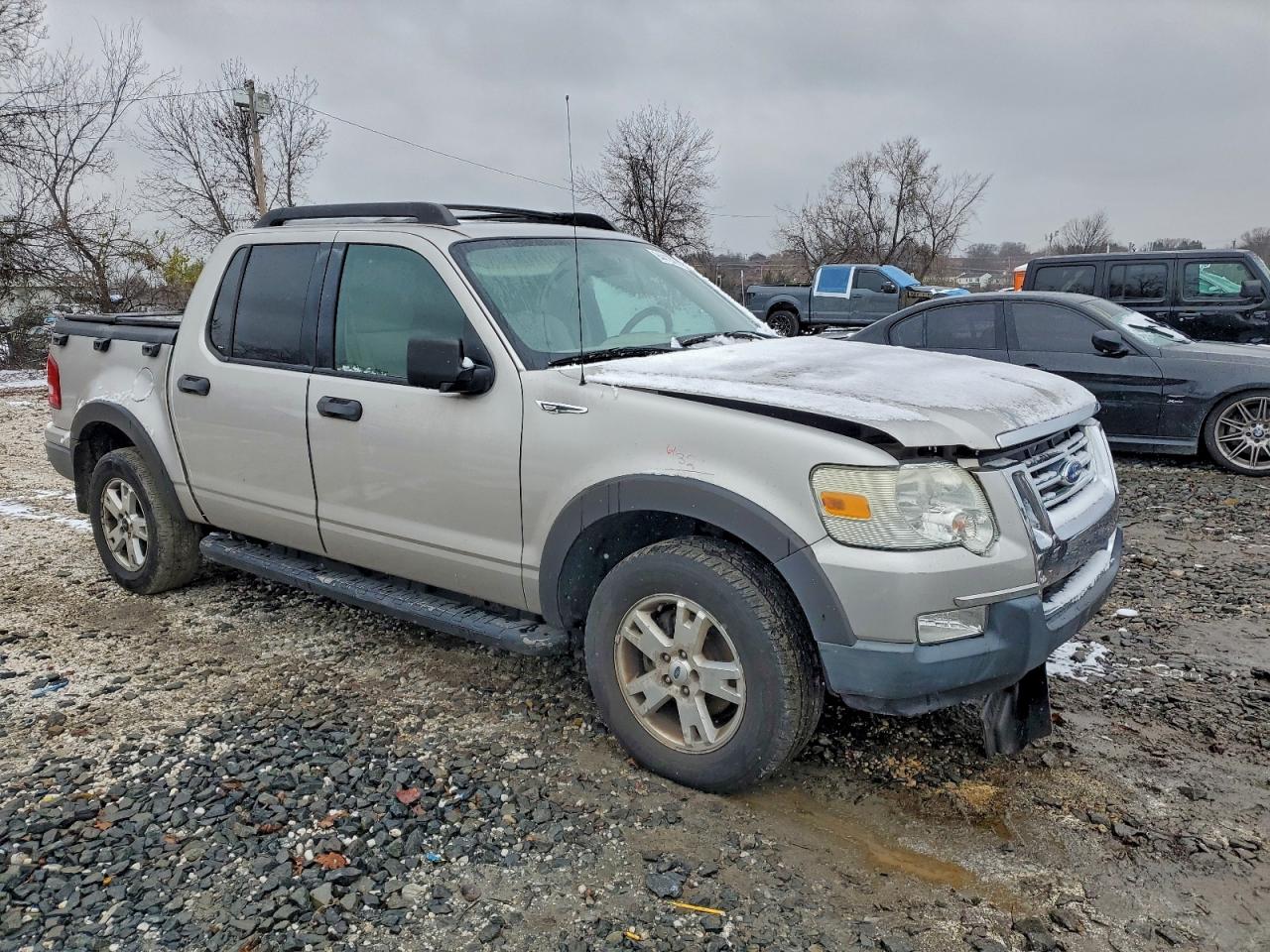 Ford Explorer Xlt Image 8
