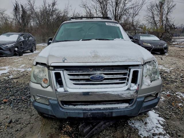 Ford Explorer Xlt Image 10