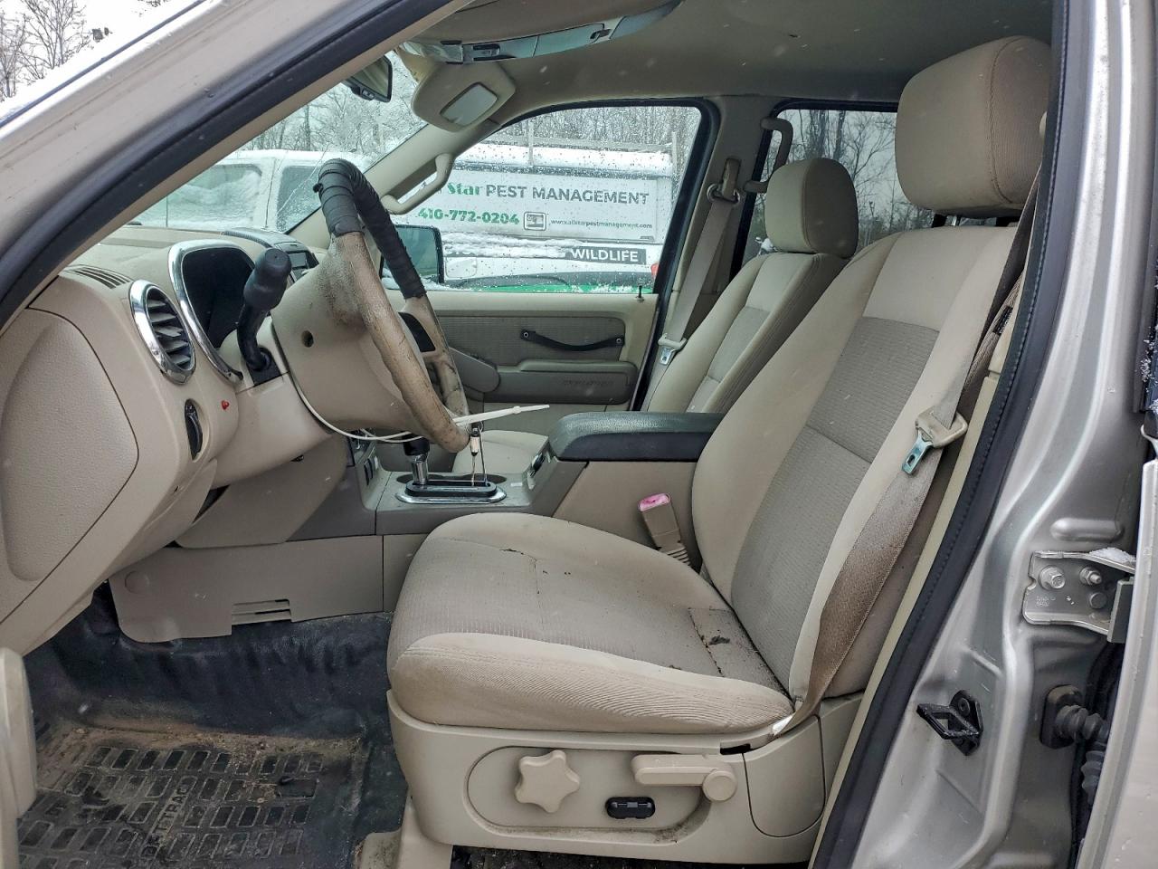 Ford Explorer Xlt Image 11