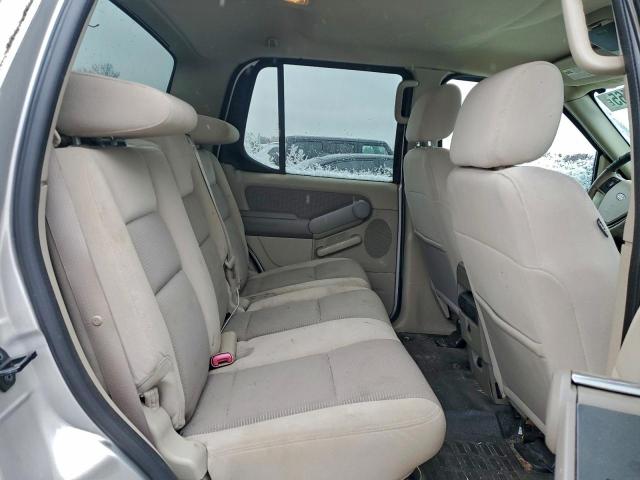 Ford Explorer Xlt Image 6