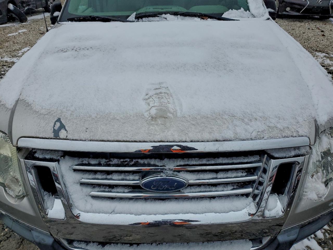 Ford Explorer Xlt Image 7