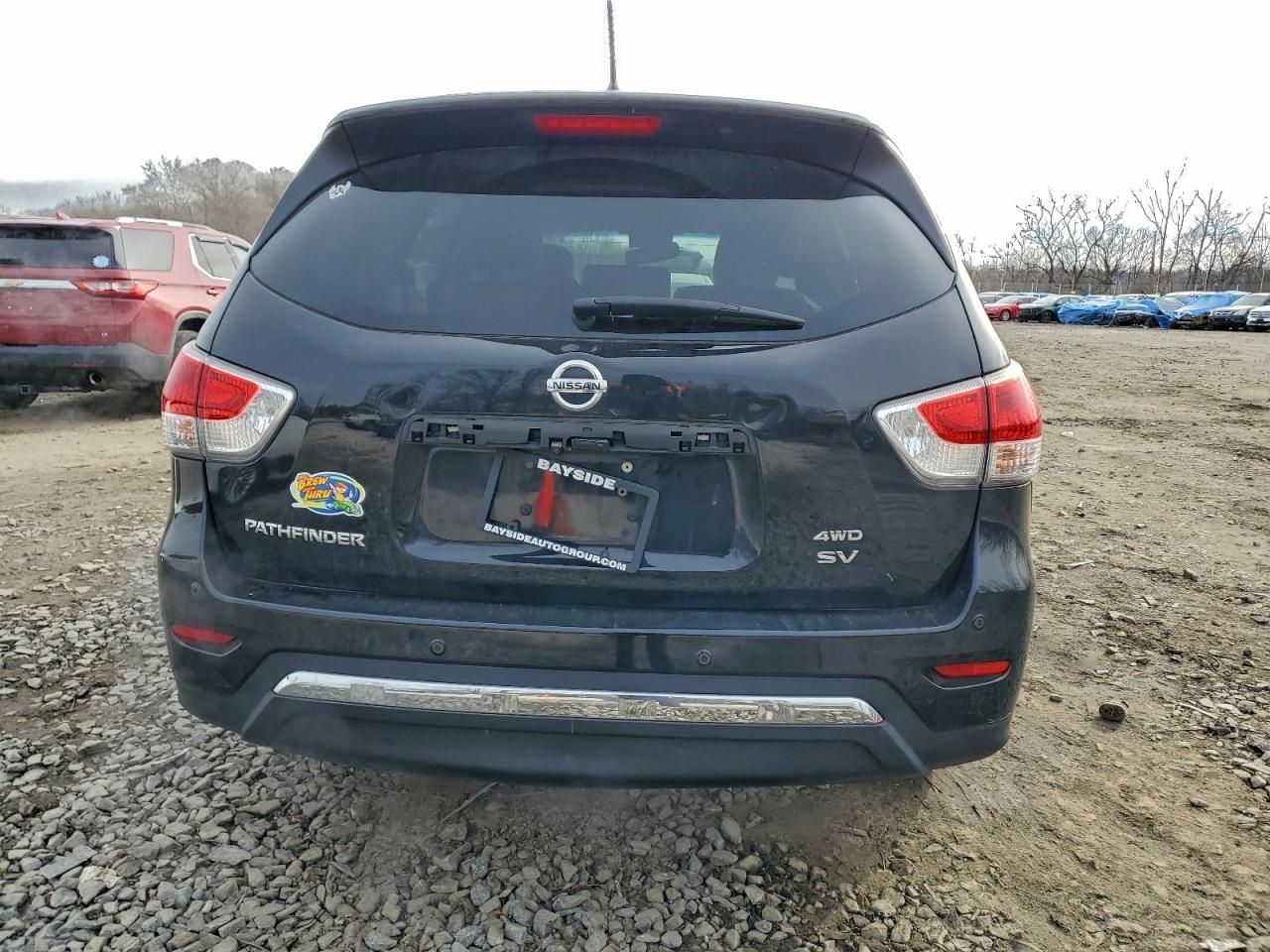 Nissan Pathfinder S Image 11