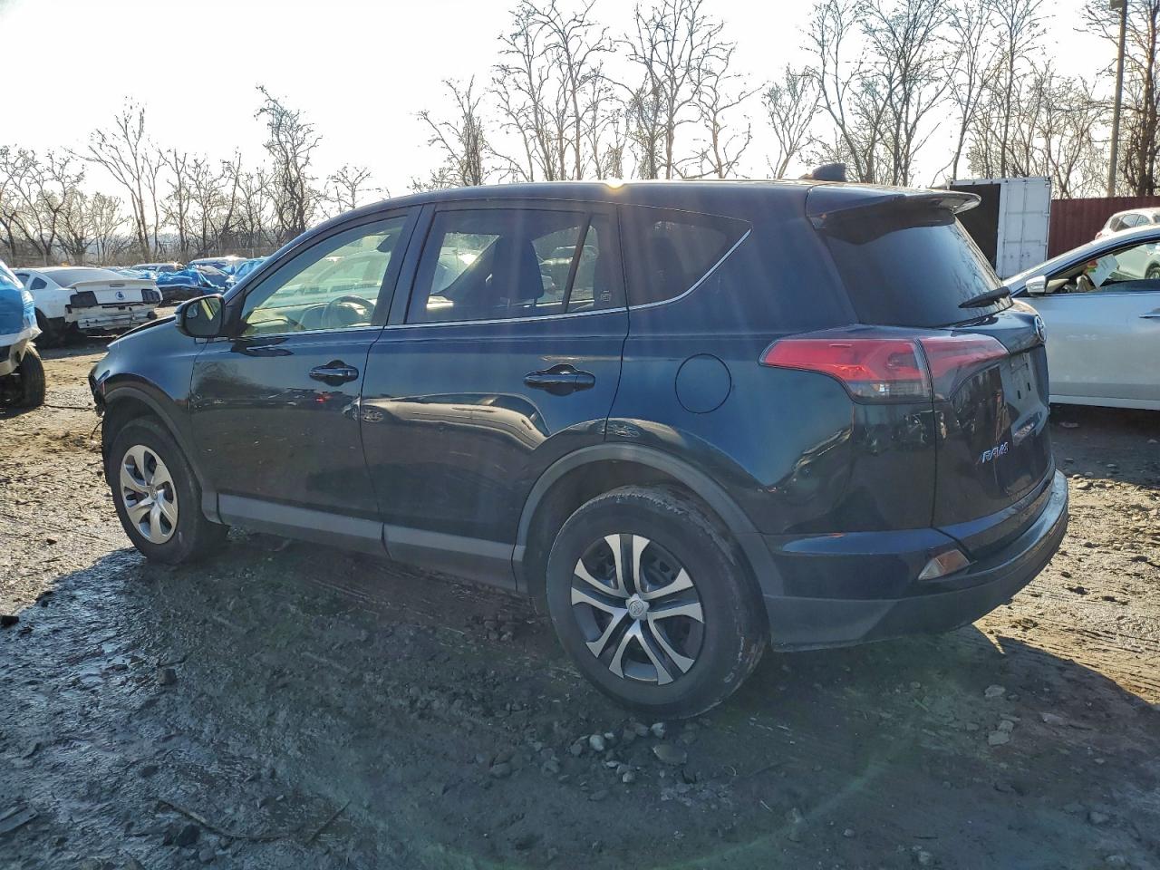 Toyota RAV4 Le Image 7