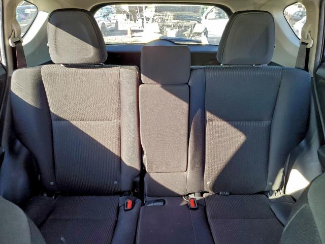 Toyota RAV4 Le Image 4