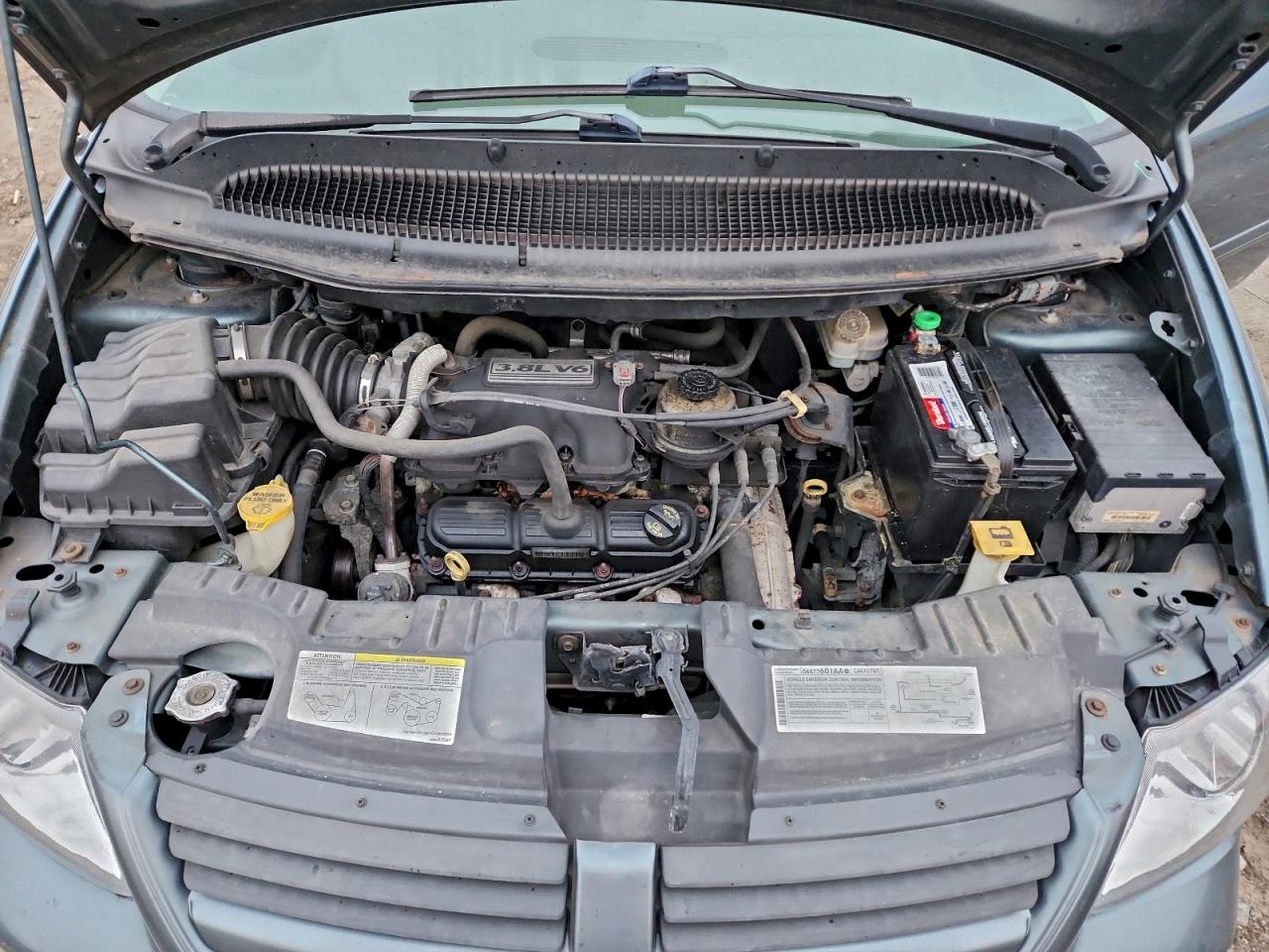 Dodge Caravan Sxt Image 8