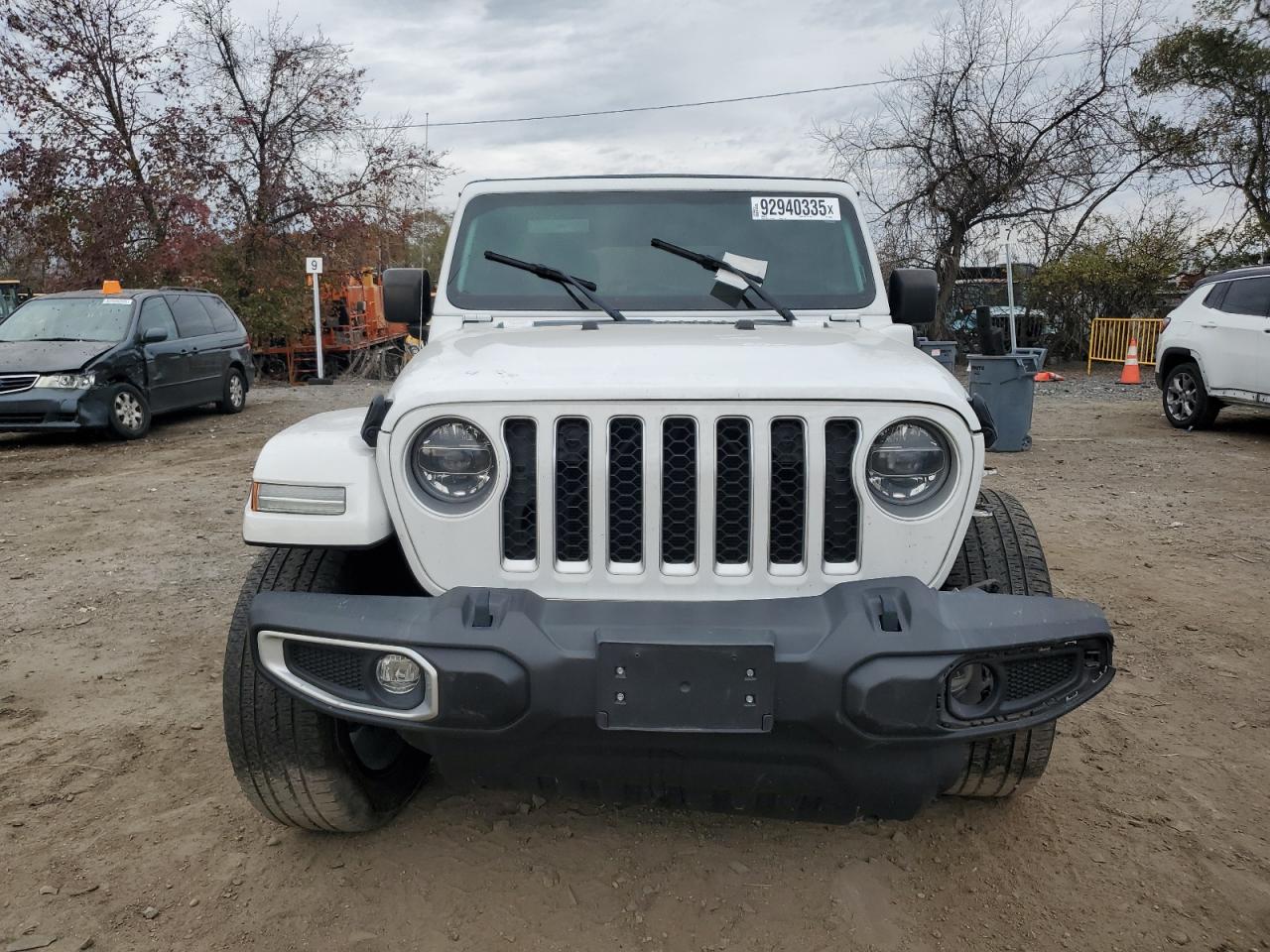 Jeep Wrangler Sahara 4xe Image 4