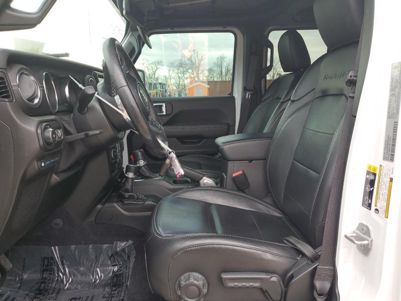 Jeep Wrangler Sahara 4xe Image 8