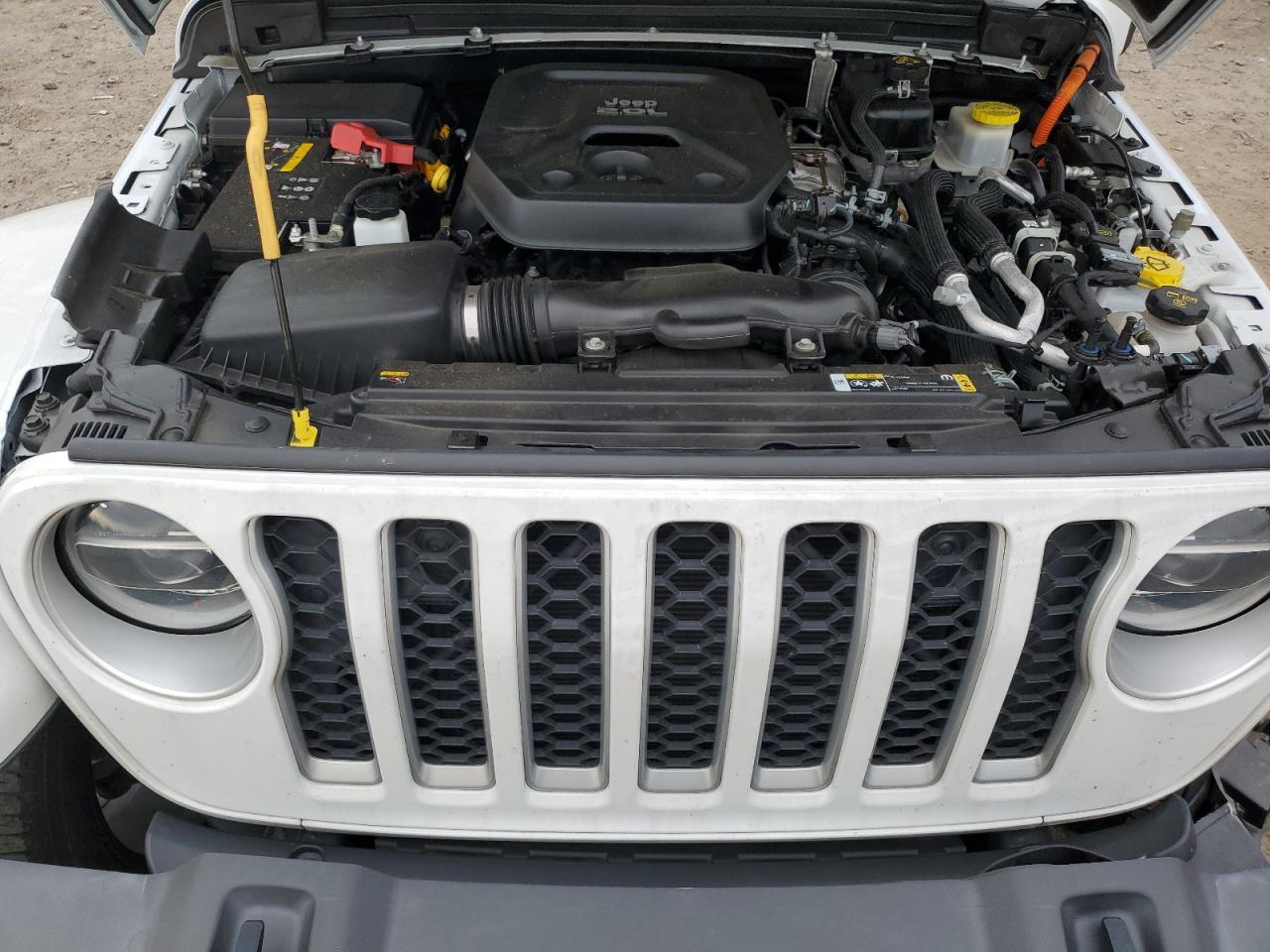 Jeep Wrangler Sahara 4xe Image 9