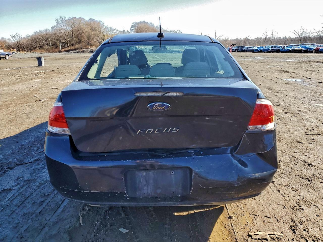 Ford Focus S Image 8