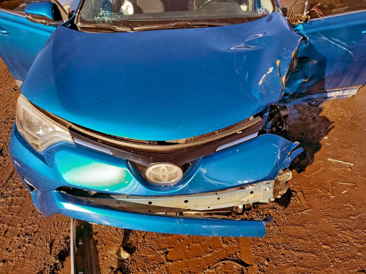 Toyota RAV4 Adventure Image 12