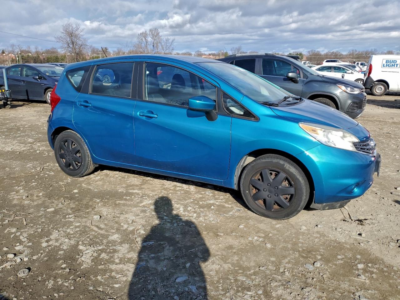 Nissan Versa S Image 8