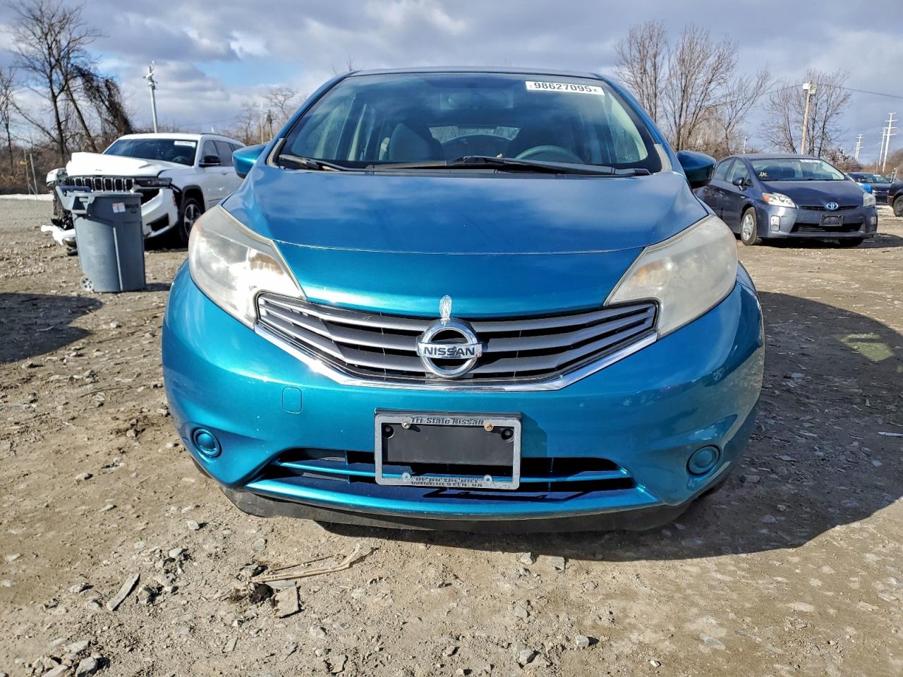 Nissan Versa S Image 9