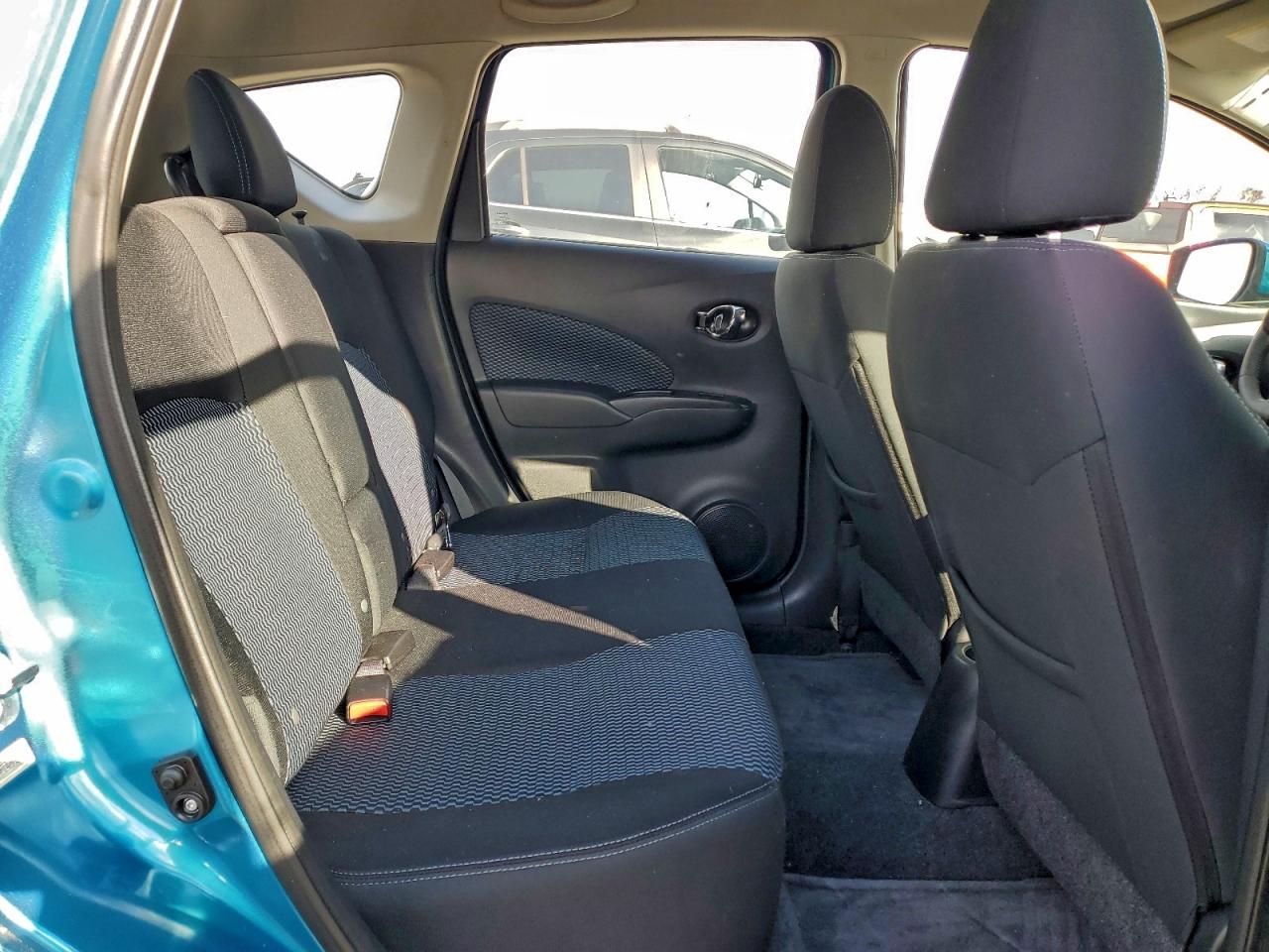 Nissan Versa S Image 10