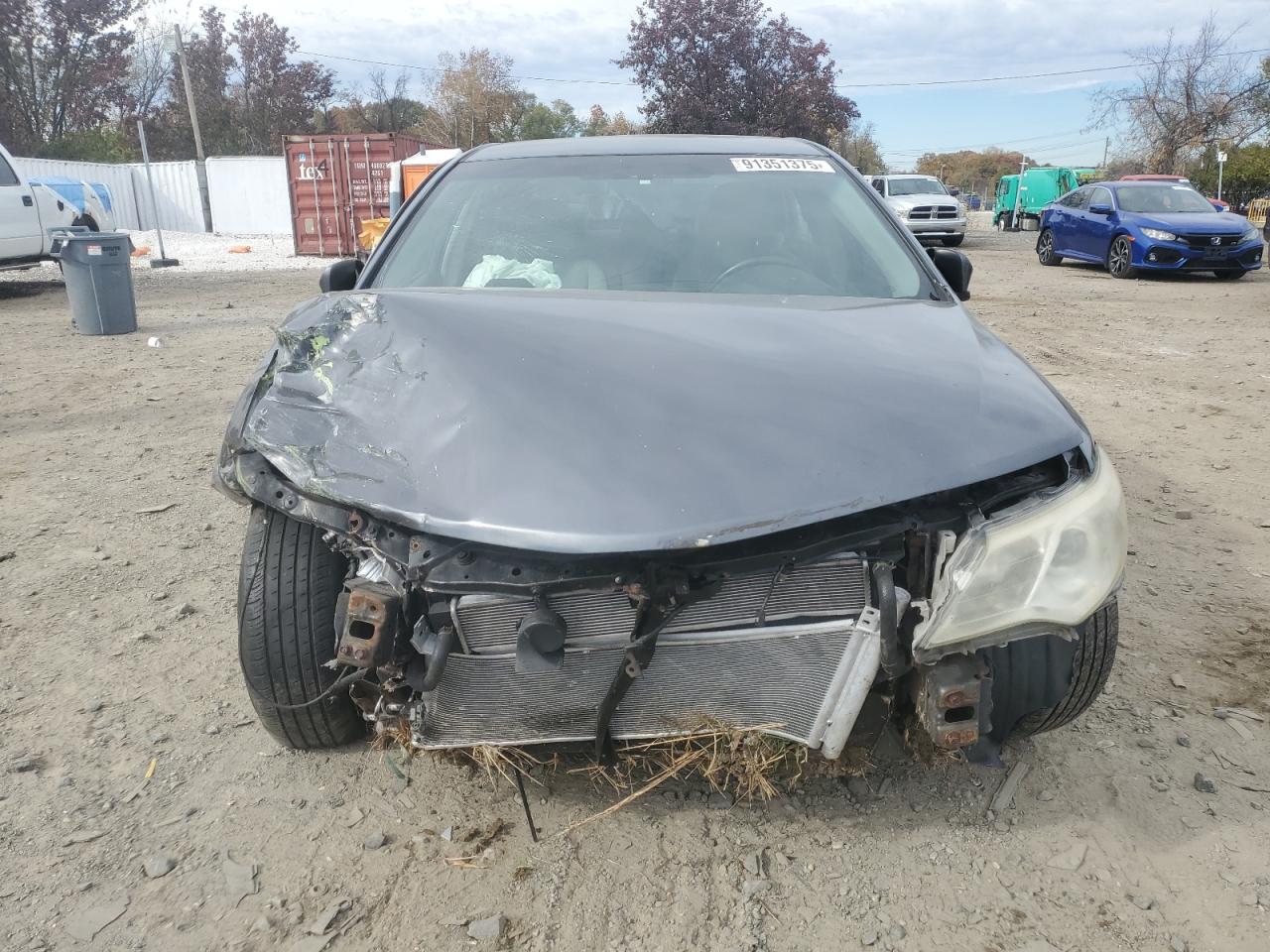 Toyota Camry Hybrid Image 8