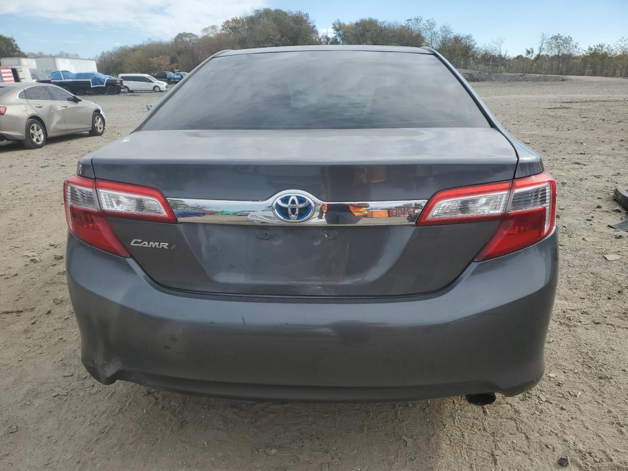 Toyota Camry Hybrid Image 5
