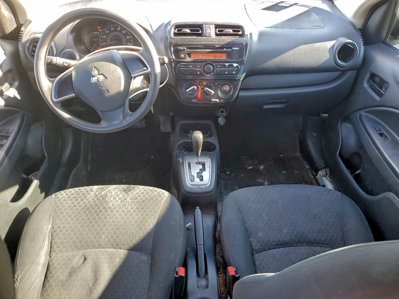 Mitsubishi Mirage Es Image 2
