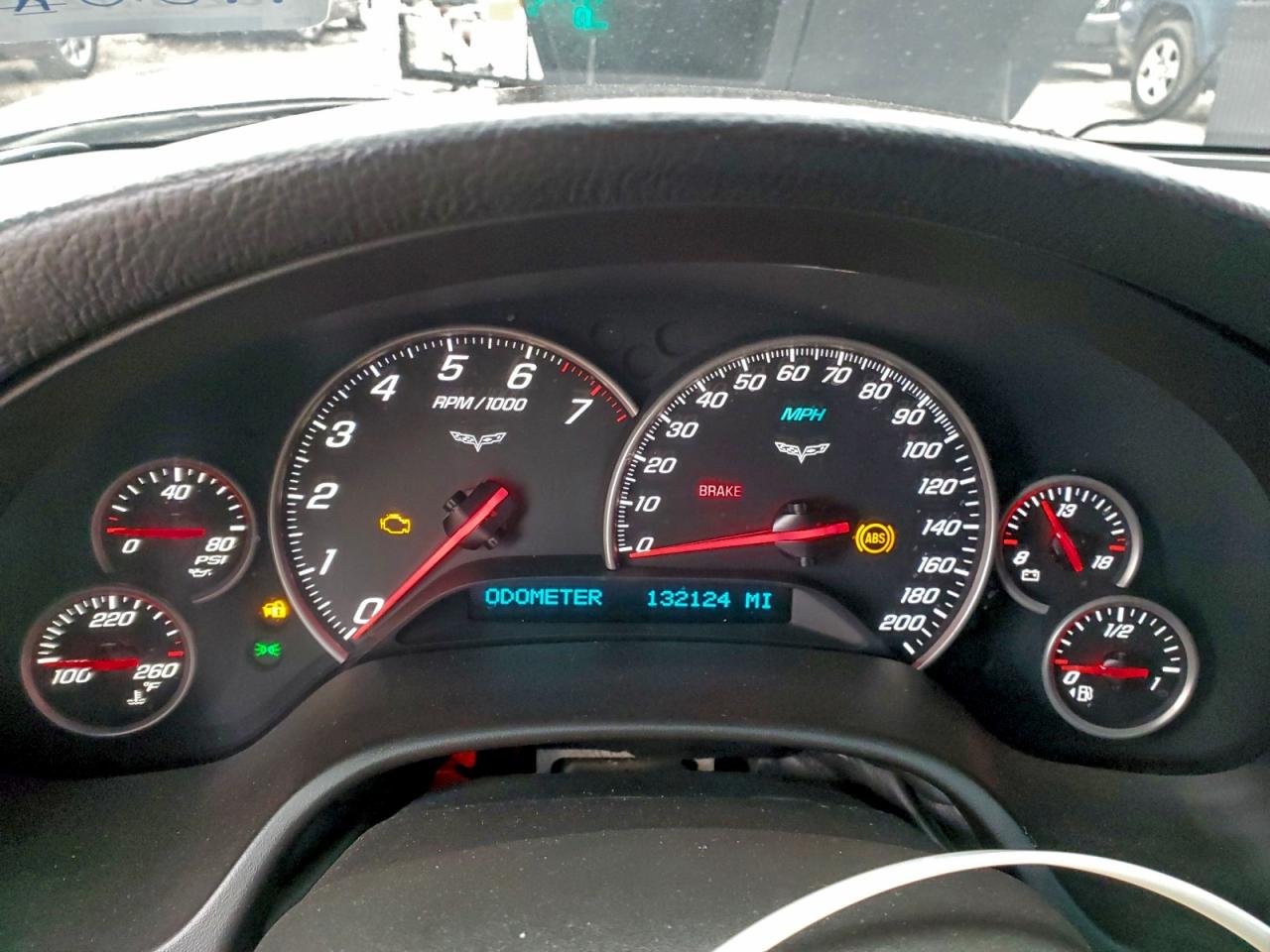 Chevrolet Corvette Image 11