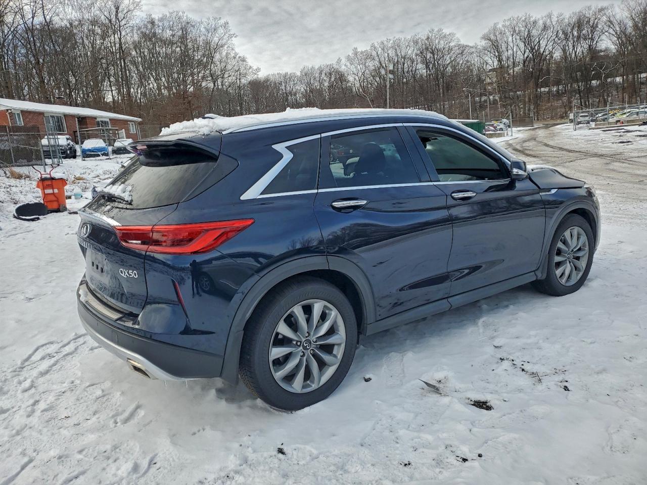 INFINITI Qx Essential Image 4