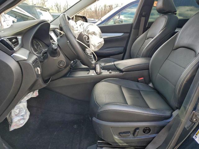 INFINITI Qx Essential Image 2