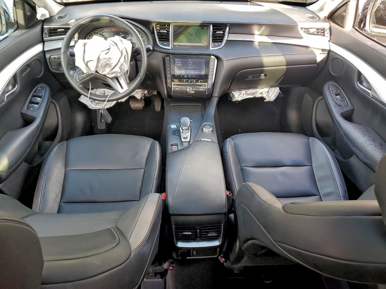 INFINITI Qx Essential Image 11